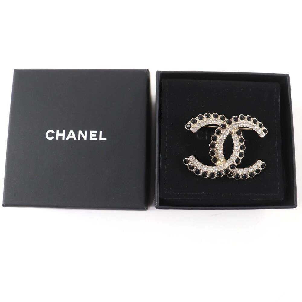 Chanel Cc Logo Brooch Gold-Tone Metal #250077C12B - Picture 2 of 6